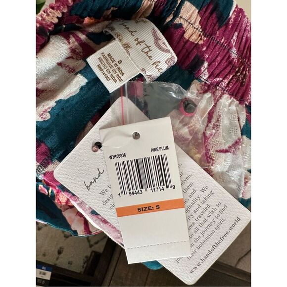 Band of the free Pink and Green Floral Skirt Size Small New - Picture 5 of 5